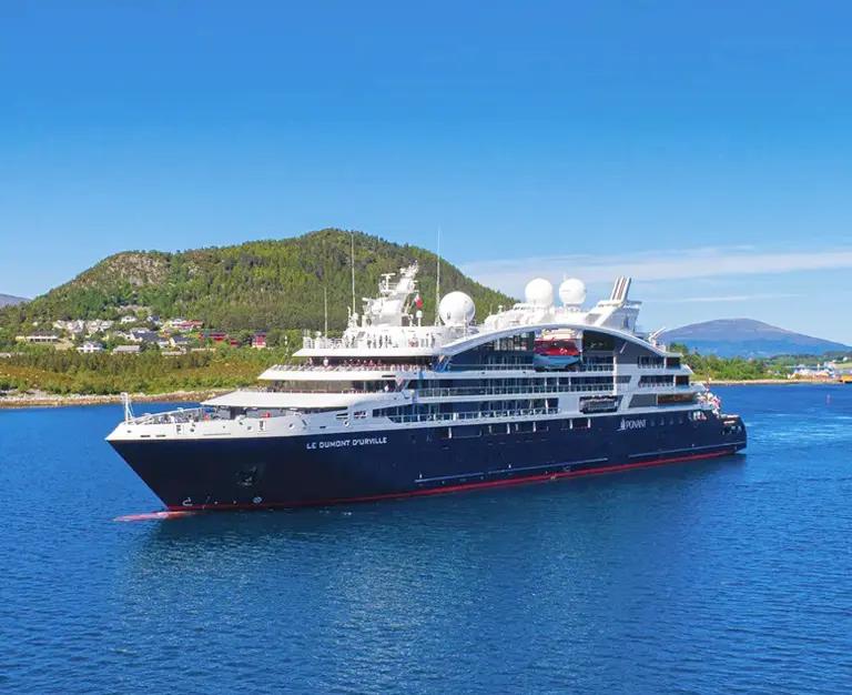 法國龐洛郵輪 雅克卡地亞號